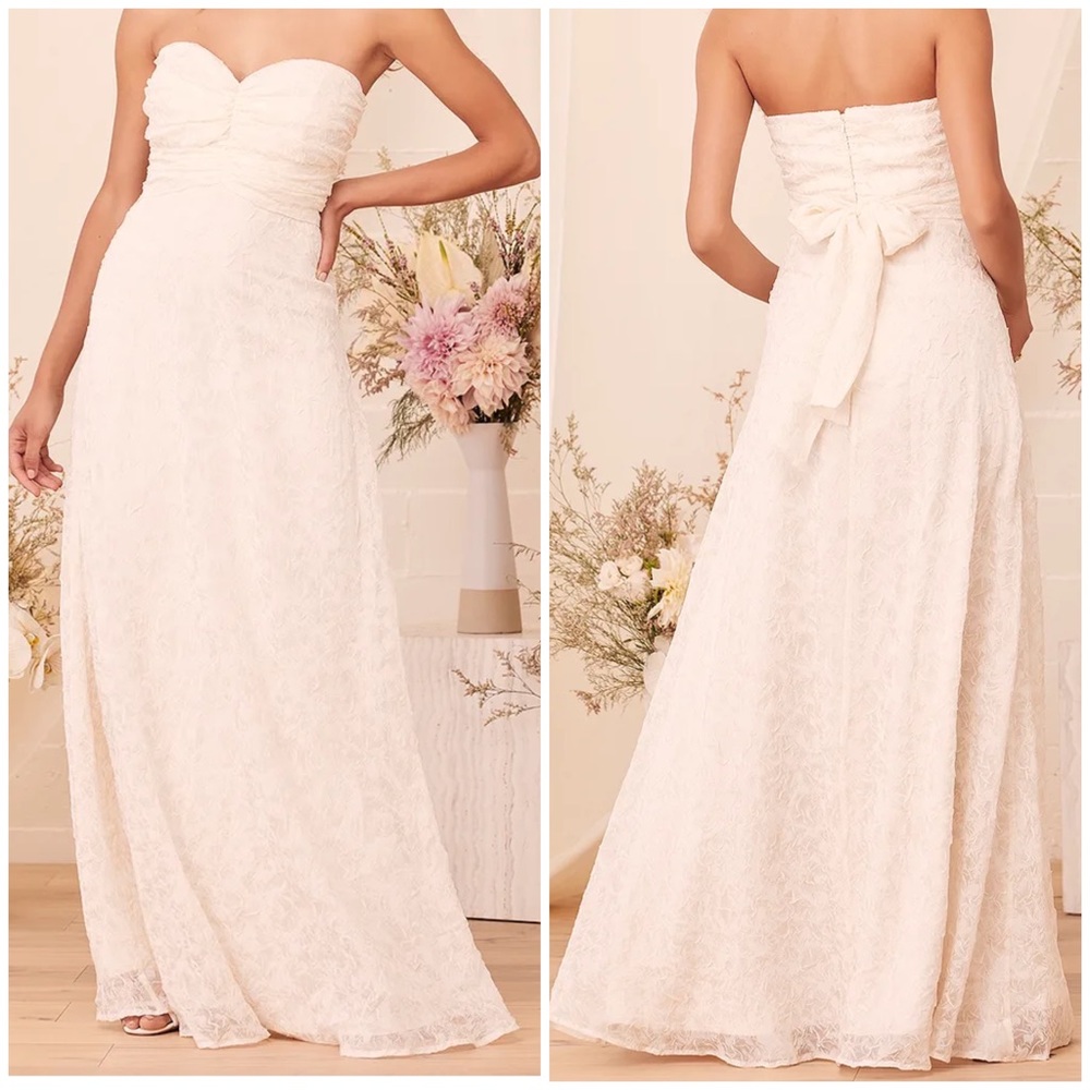 Lulu’s wedding dress textured evening gown strapless